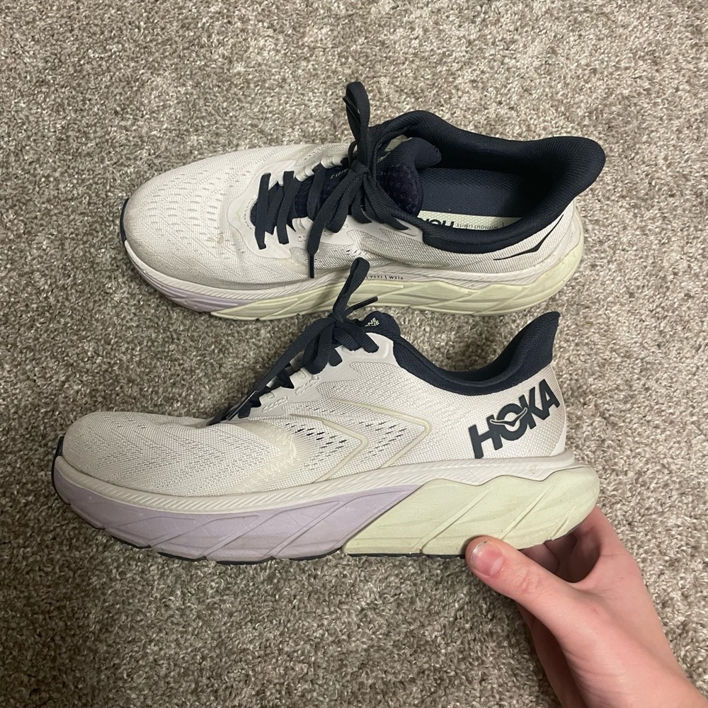 Hoka Arahi 5 Road Running Shoes